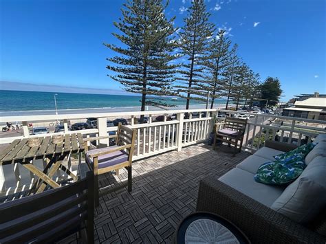 Adelaide Beachfront holiday rentals & accommodation.